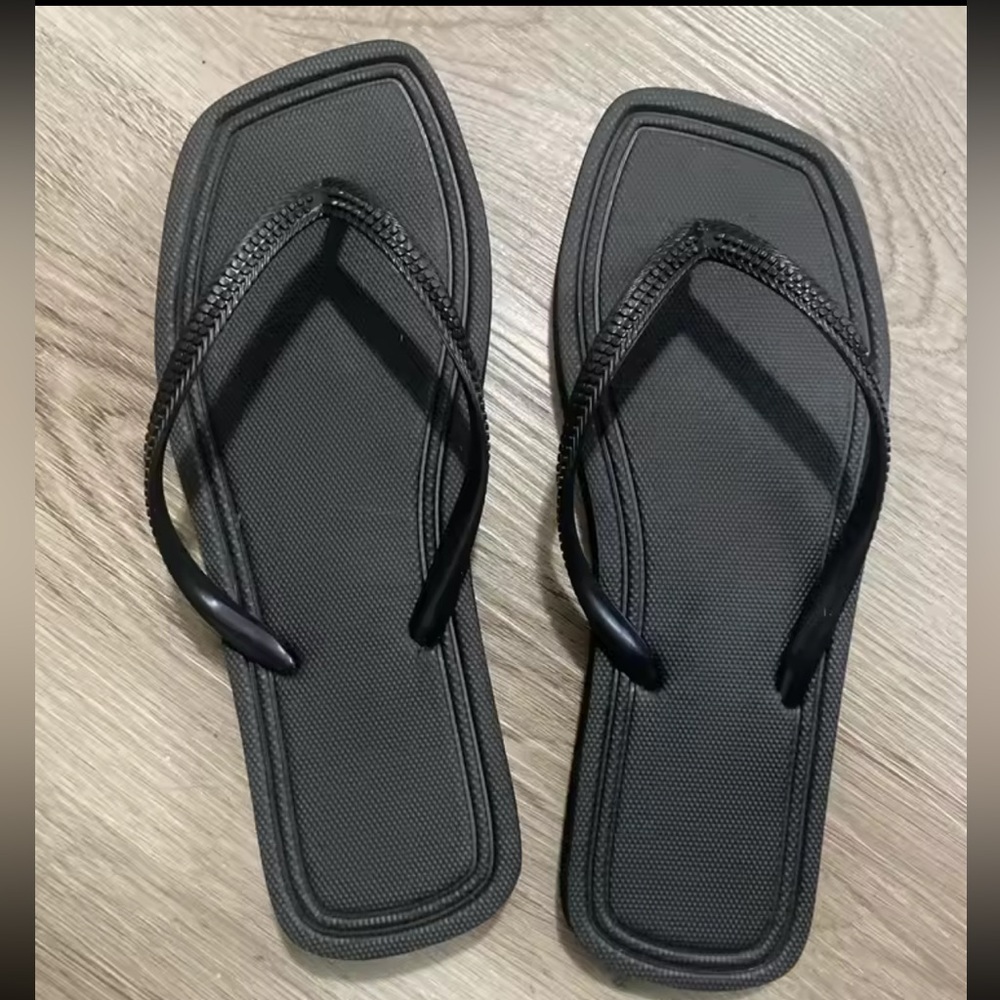 NWT - Flip Flop Square Toe - Black Size 7 Summer 2026 Beach Comfortable Sandal - Picture 5 of 5